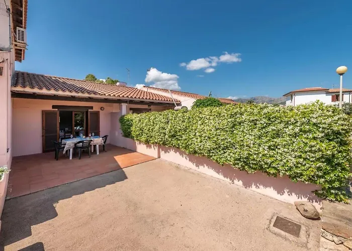 Cozy With Furnished Patio Apartament San Teodoro (Sardinia)