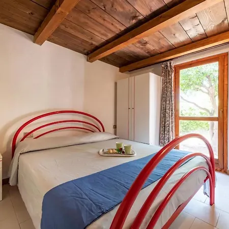 Cozy With Furnished Patio San Teodoro (Sardinia)